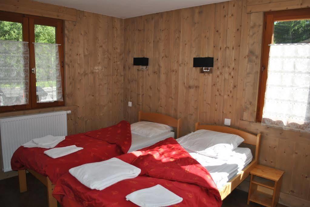 Fleur Des Neiges Hostel Chamonix Exterior photo